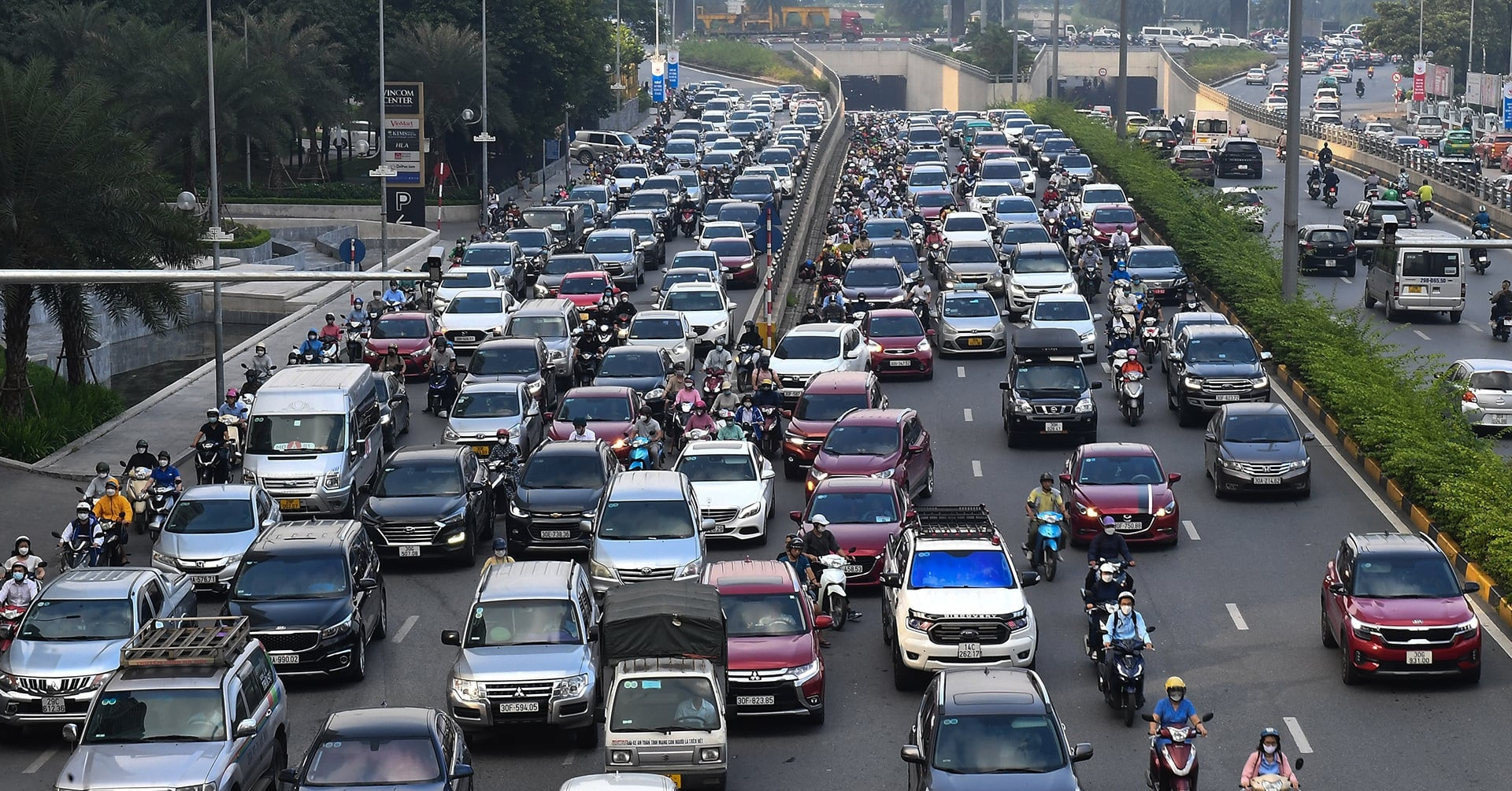 You are currently viewing Từ 2030, xe không đạt chuẩn khí thải sẽ không được lưu thông ở Hà Nội, TP.HCM