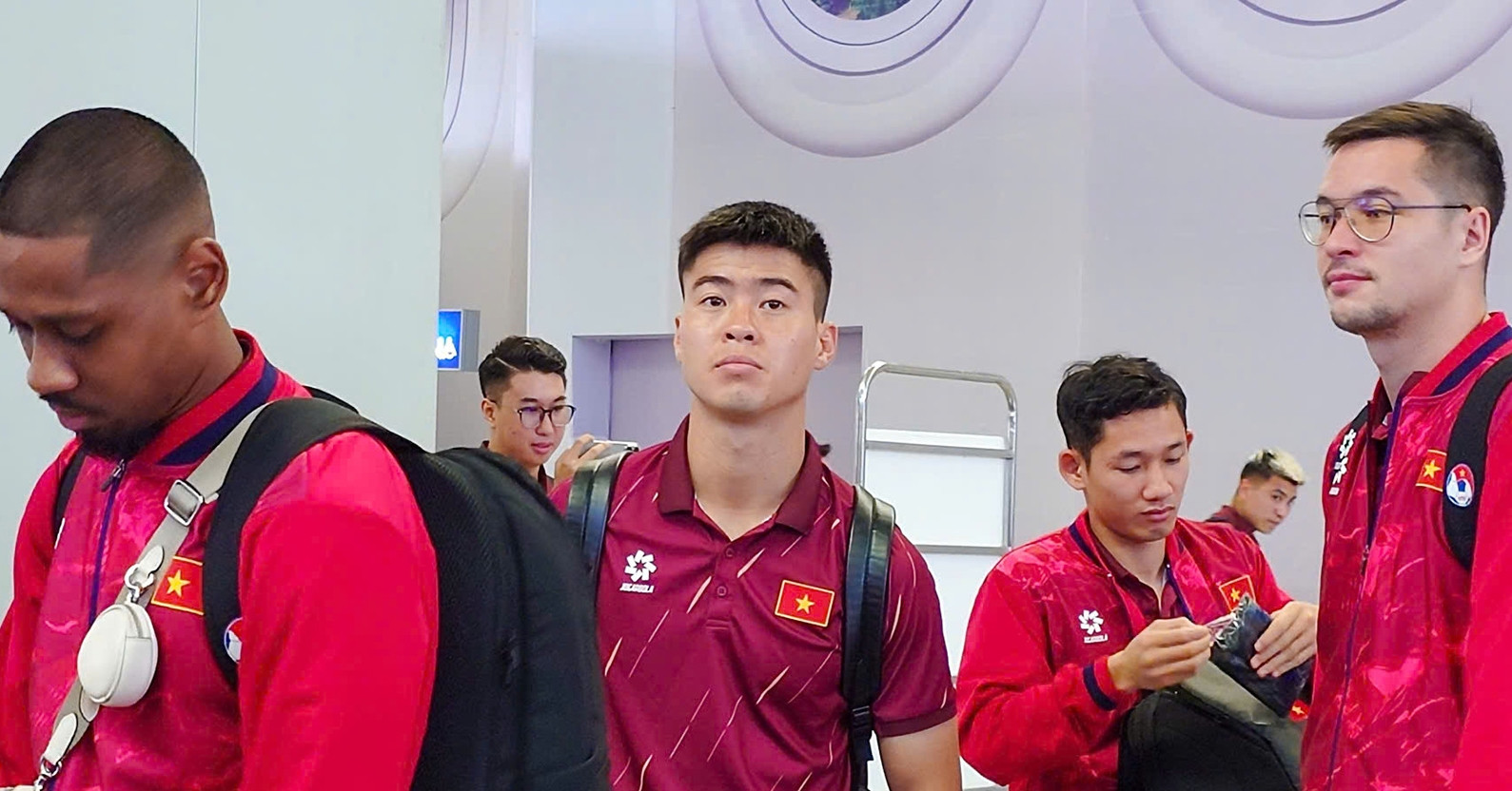 You are currently viewing Tuyển Việt Nam đi Malaysia, Duy Mạnh tuyên bố bất ngờ