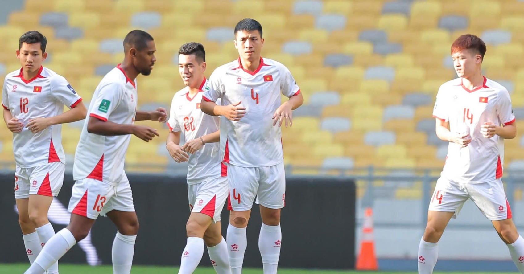 You are currently viewing Tuyển Việt Nam rèn bài phòng ngự để… thắng Malaysia
