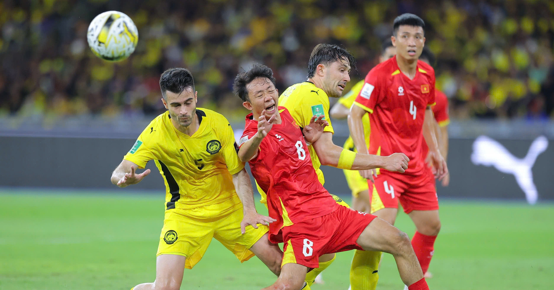 Read more about the article Tuyển Việt Nam thua sốc Malaysia, vé Asian Cup 2027 còn bao nhiêu %?