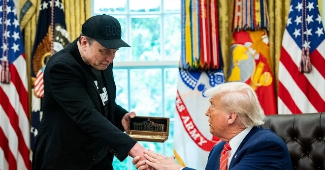 You are currently viewing Tỷ phú Elon Musk không muốn chịu trách nhiệm cho mọi chính sách của ông Trump