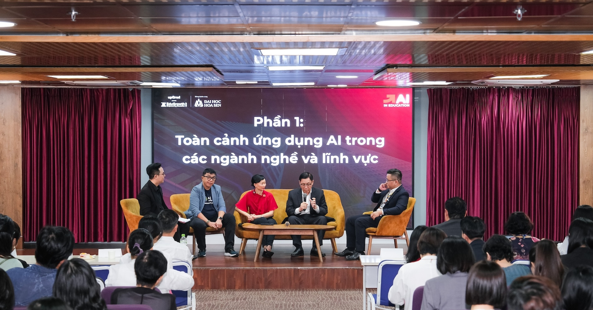 Read more about the article upGrad và Trường Đại học Hoa Sen cùng thảo luận về AI trong giáo dục