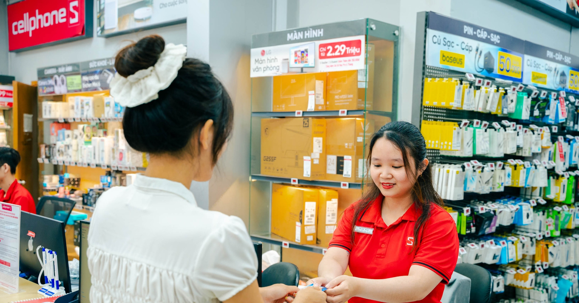 Read more about the article CellphoneS giảm 10%, đổi điểm thi nhận quà 
