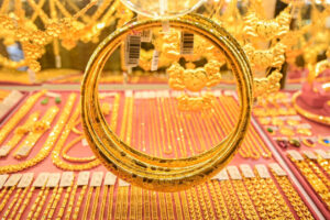 Read more about the article Giá vàng hôm nay 15/6/2025 tiến gần mức cao kỷ lục, vàng SJC tăng vọt