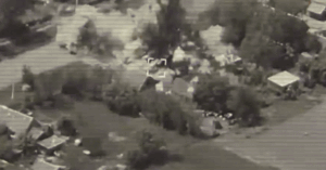 Read more about the article Video tiêm kích Ukraine dội bom lượn vào kho đạn dã chiến của Nga