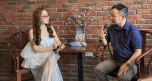 Read more about the article Viết sách không giàu nhưng cứu rỗi được nhà báo bị trầm cảm nặng