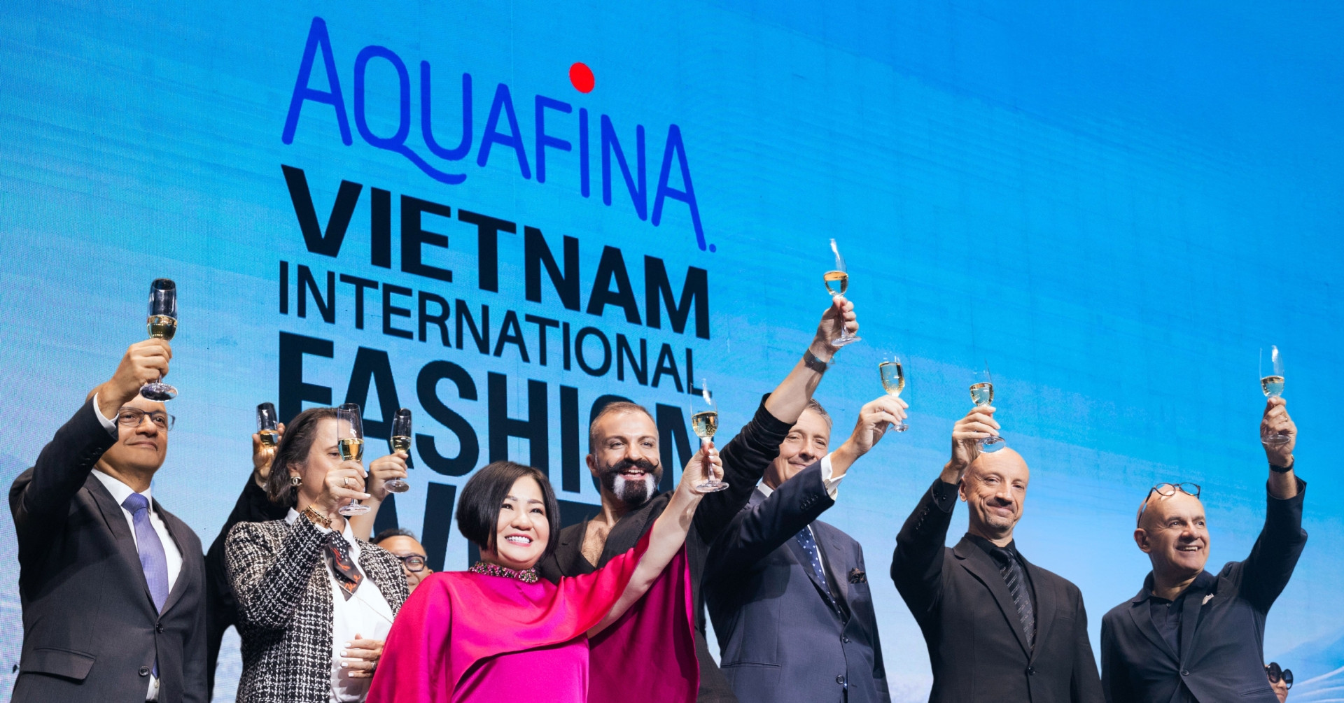 Read more about the article Vietnam International Fashion Week – bệ phóng thời trang Việt ra toàn cầu 