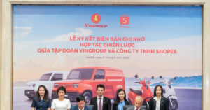 Read more about the article Vingroup và Shopee hợp tác phát triển hạ tầng dịch vụ thương mại điện tử 