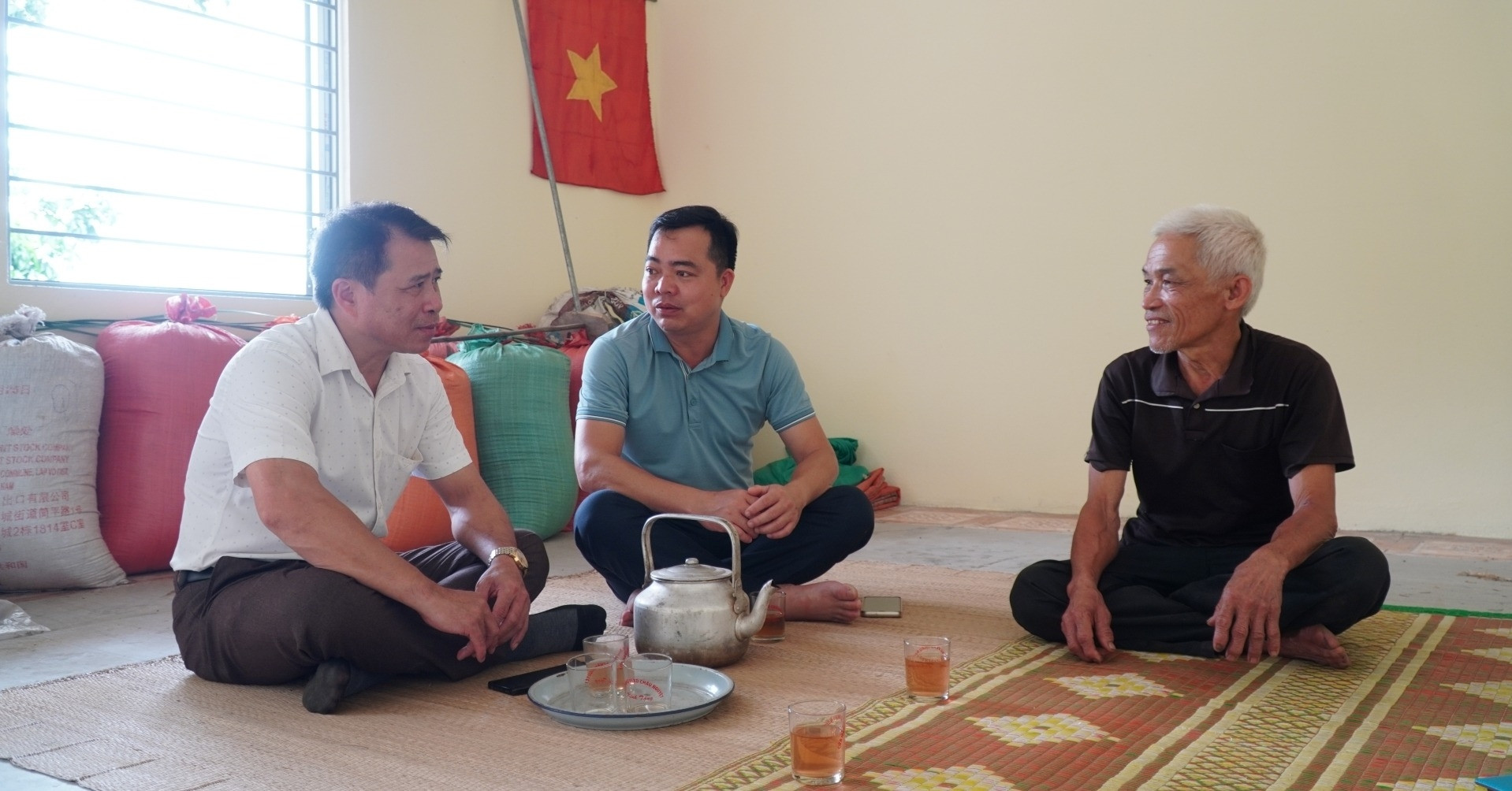 Read more about the article Vợ chồng già ở Thanh Hóa vui mừng được sống trong căn nhà kiên cố
