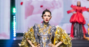 Read more about the article Võ Hoàng Yến diễn vedette với ‘tuyệt tác’ của NTK Thanh Hương Bùi 