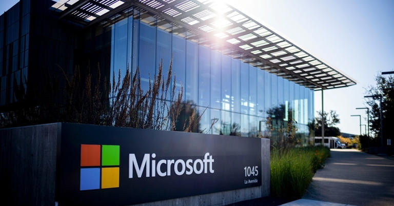 Read more about the article Microsoft tiếp tục sa thải sau khi cho 6.000 nhân viên thôi việc