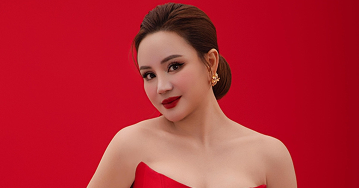 You are currently viewing Vy Oanh khoe dáng ‘mẹ 3 con’, Giáng My tuổi 54 ‘không tỳ vết’