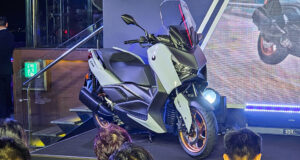 Read more about the article Yamaha làm mới mẫu xe tay ga cỡ lớn, vẫn khó đấu với Honda SH350i